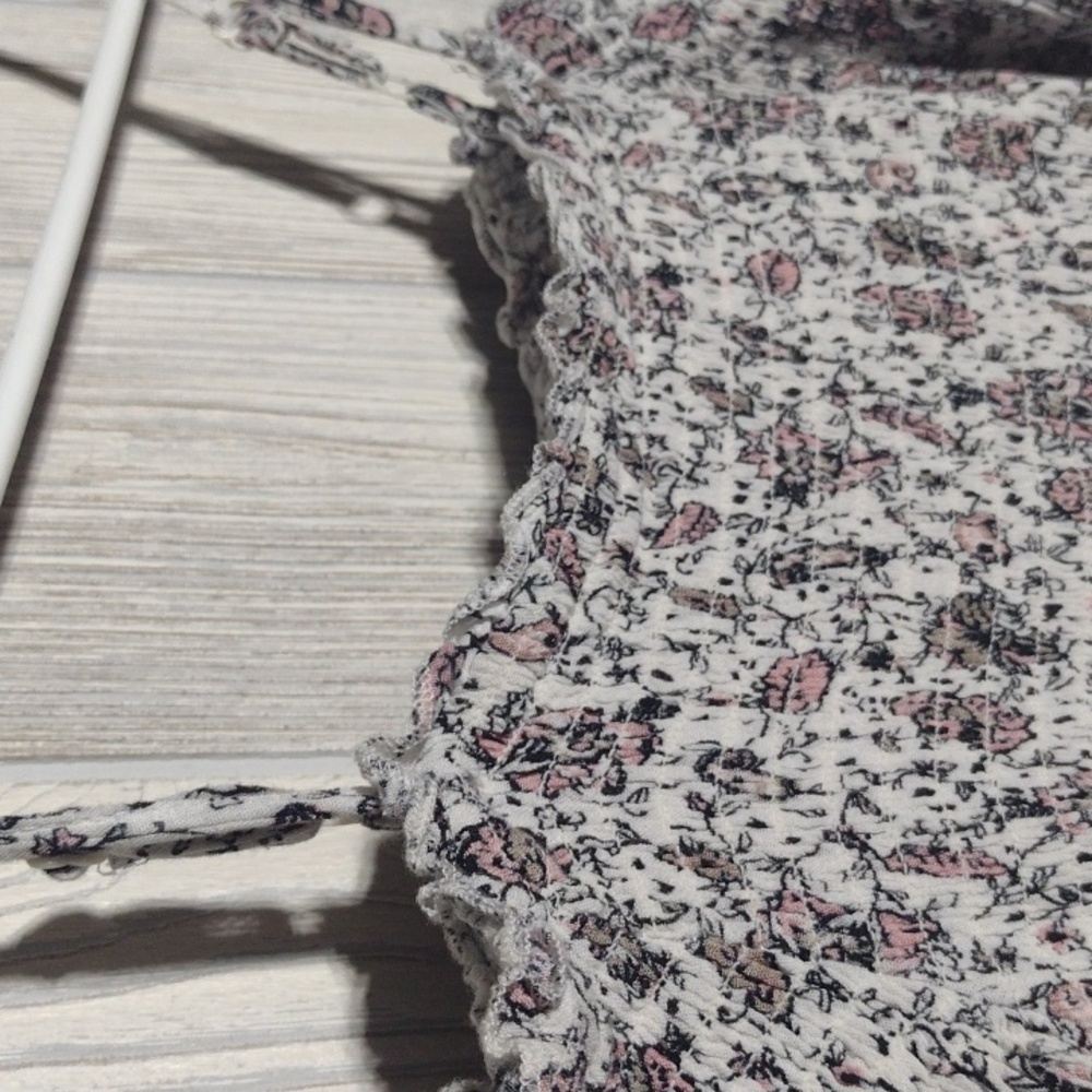 Floral & Paisley Cold Shoulder Top - Picture 6 of 14